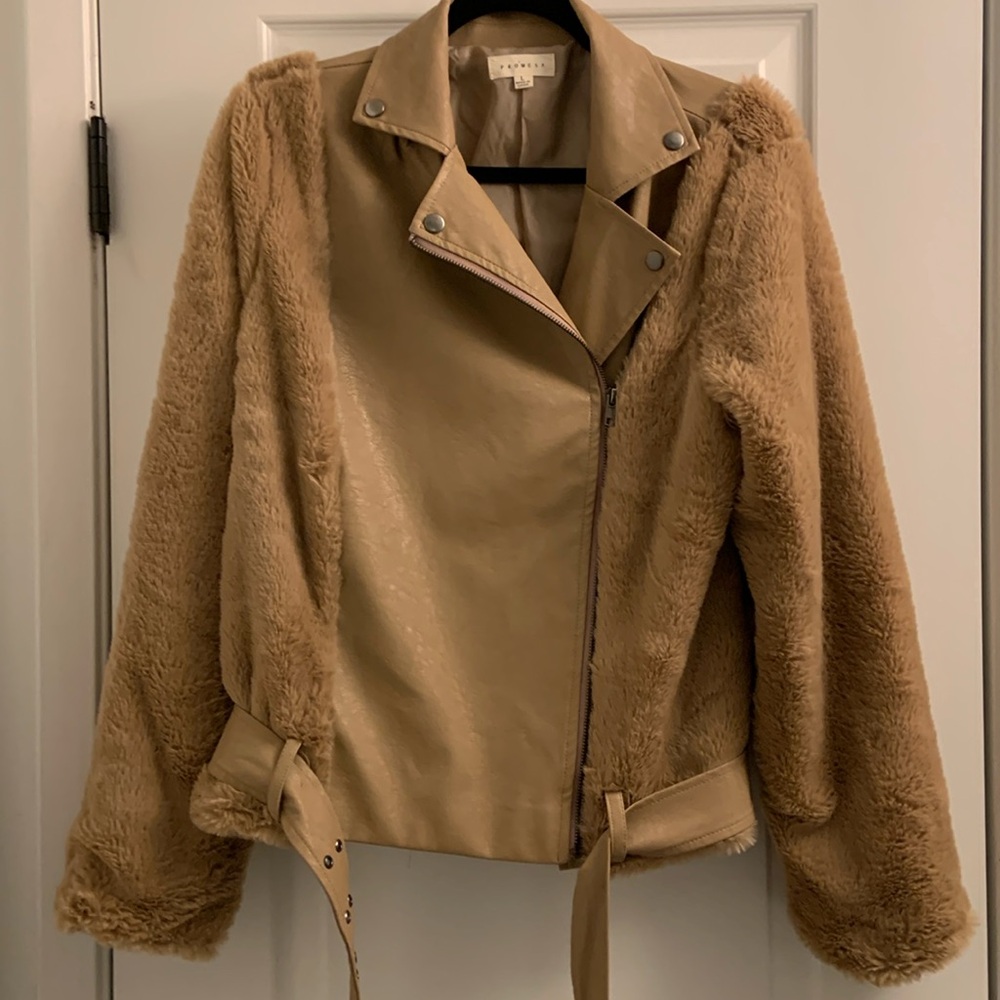 Faux camel Color leathered jacket et with fur